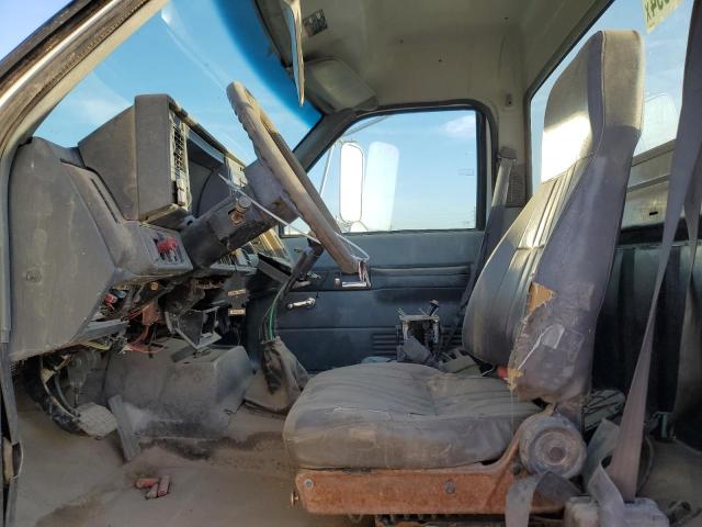 1GBT7H4C11J505900 - 2001 CHEVROLET C-SERIES C7H064 WHITE photo 7