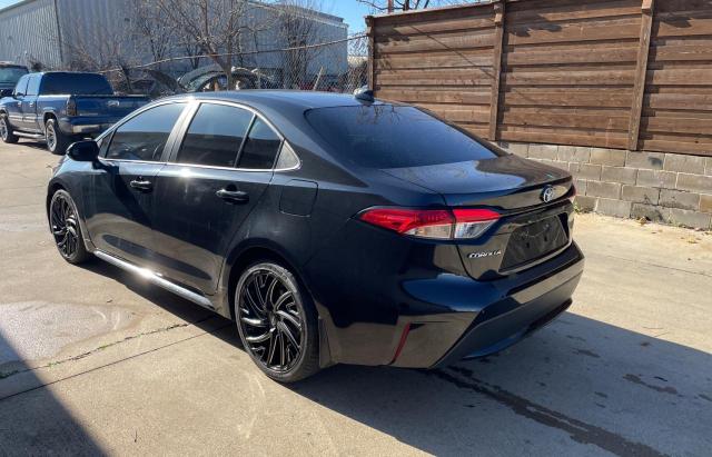 5YFEPMAE8MP200669 - 2021 TOYOTA COROLLA LE BLACK photo 3