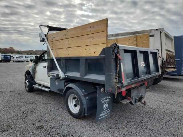 3C7WRNAL7JG237946 - 2018 RAM 5500 白色 照片 3