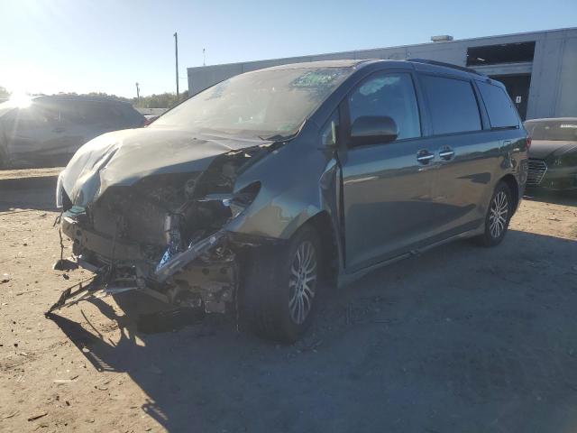 2020 TOYOTA SIENNA XLE, 