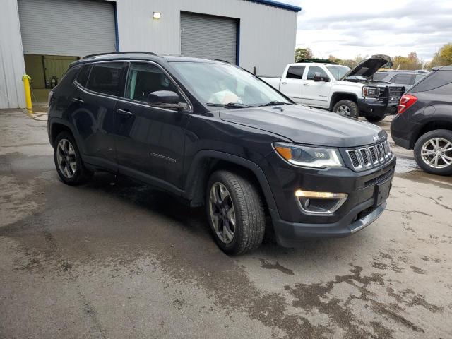 3C4NJDCBXJT333396 - 2018 JEEP COMPASS LIMITED BLACK photo 4