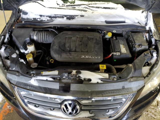 2V4RW4DG2BR670703 - 2011 VOLKSWAGEN ROUTAN S BLACK photo 12