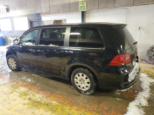 2V4RW4DG2BR670703 - 2011 VOLKSWAGEN ROUTAN S BLACK photo 2