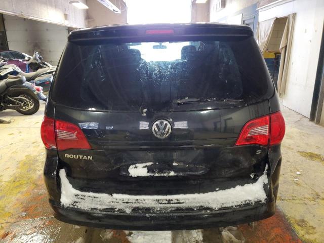 2V4RW4DG2BR670703 - 2011 VOLKSWAGEN ROUTAN S BLACK photo 6