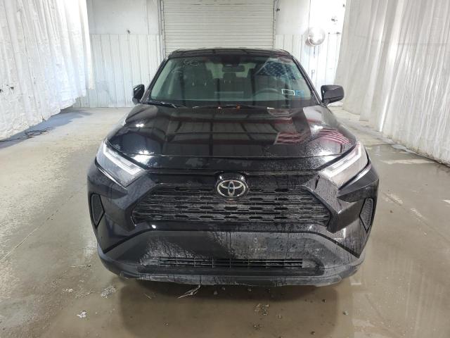 2T3F1RFV7RC457896 - 2024 TOYOTA RAV4 LE 黑色 照片 5