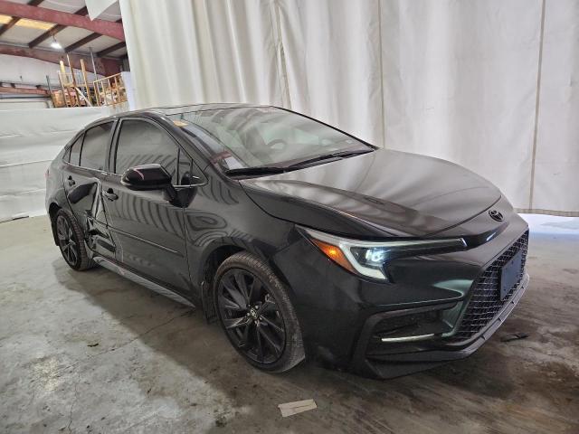 5YFP4MCEXPP142289 - 2023 TOYOTA COROLLA SE BLACK photo 4
