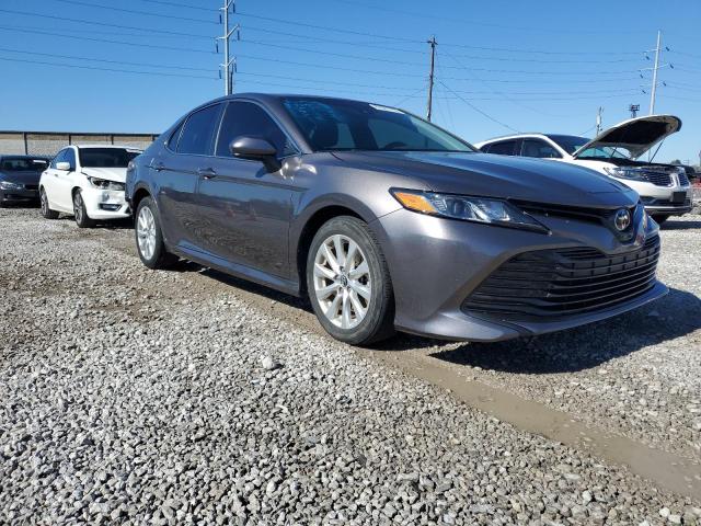 4T1B11HKXJU020456 - 2018 TOYOTA CAMRY L GRAY photo 4
