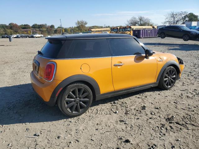 WMWXP5C51J3C65265 - 2018 MINI COOPER ORANGE photo 3