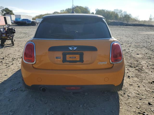 WMWXP5C51J3C65265 - 2018 MINI COOPER ORANGE photo 6