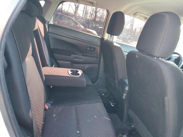 JA4AR3AU0KU031168 - 2019 MITSUBISHI OUTLANDER SPORT ES WHITE photo 10