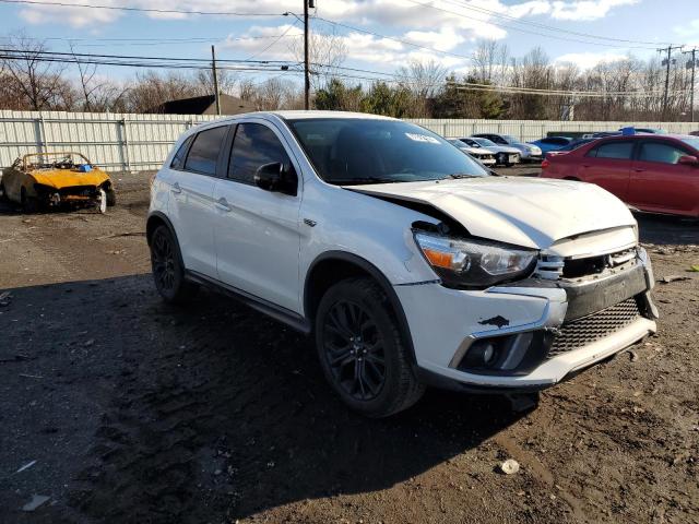 JA4AR3AU0KU031168 - 2019 MITSUBISHI OUTLANDER SPORT ES WHITE photo 4
