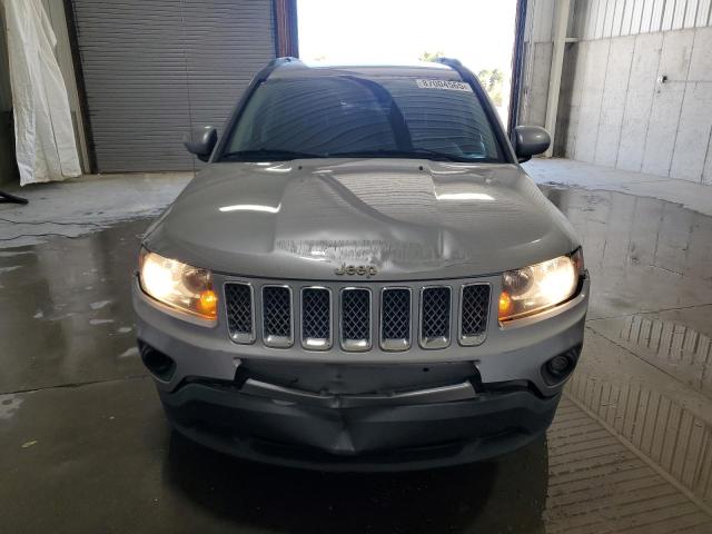 1C4NJCEB0HD160513 - 2017 JEEP COMPASS LATITUDE 灰色 照片 5