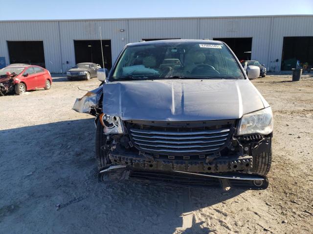 2C4RC1BG4FR707356 - 2015 CHRYSLER TOWN & COU TOURING SILVER photo 5