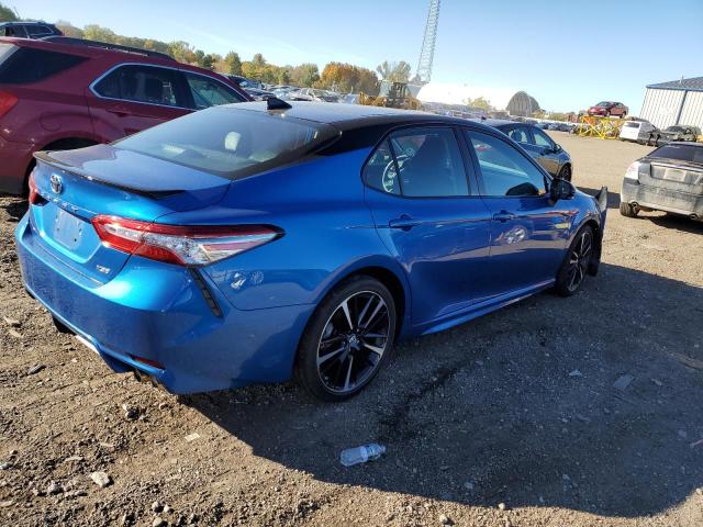 4T1B61HK6KU258565 - 2019 TOYOTA CAMRY XSE Blau Foto 3