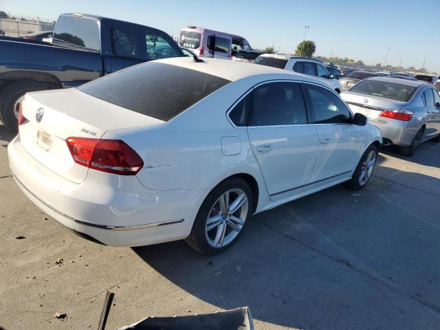 1VWBV7A33FC098151 - 2015 VOLKSWAGEN PASSAT SE WHITE photo 3
