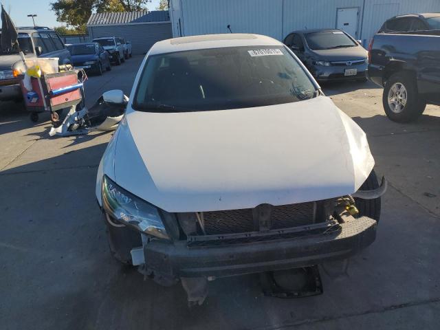 1VWBV7A33FC098151 - 2015 VOLKSWAGEN PASSAT SE WHITE photo 5