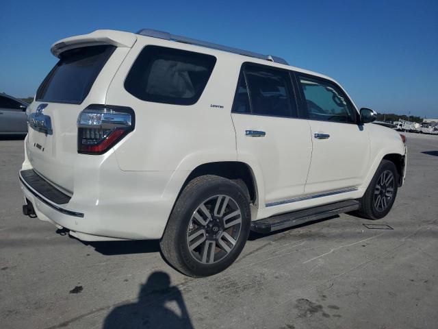 JTEBU5JR0G5294242 - 2016 TOYOTA 4RUNNER SR5/SR5 PREMIUM WHITE photo 3