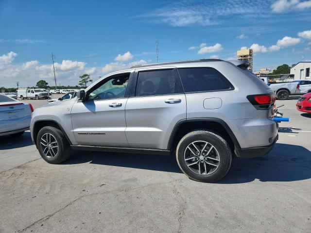 1C4RJFLG2HC615885 - 2017 JEEP GRAND CHER TRAILHAWK SILVER photo 2