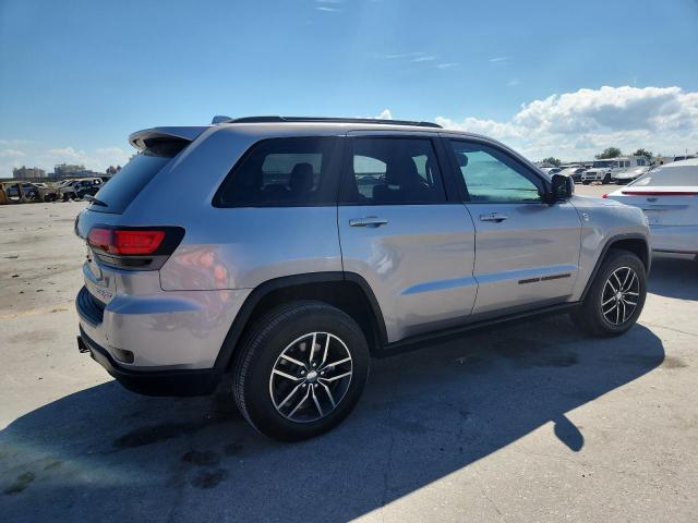 1C4RJFLG2HC615885 - 2017 JEEP GRAND CHER TRAILHAWK SILVER photo 3