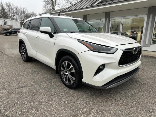 5TDGZRBH7MS531422 - 2021 TOYOTA HIGHLANDER XLE WHITE photo 1