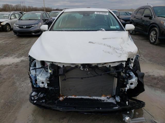 4T1G11BK8RU123580 - 2024 TOYOTA CAMRY SE NIGHT SHADE WHITE photo 5