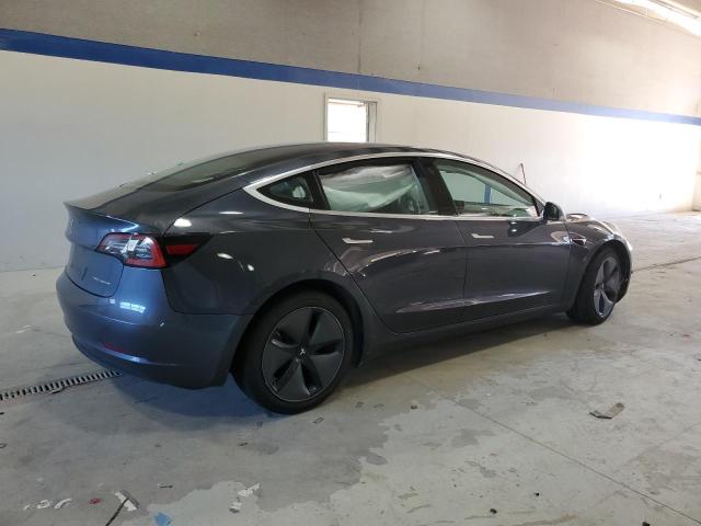 5YJ3E1EBXJF104237 - 2018 TESLA MODEL 3 ნაცრისფერი ფოტო 3