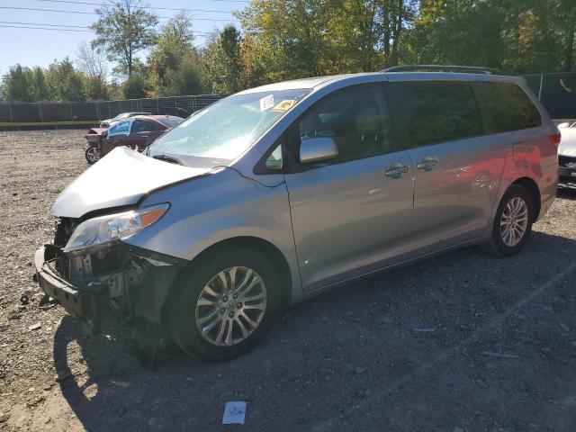 2015 TOYOTA SIENNA XLE, 