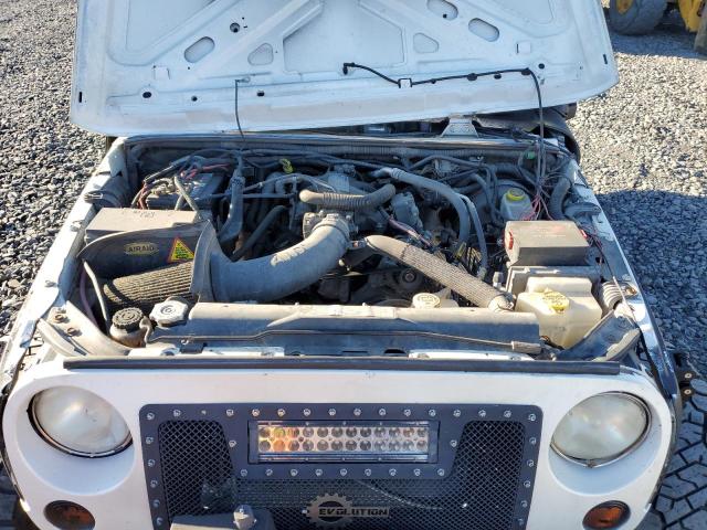 1J4BA3H13BL632152 - 2011 JEEP WRANGLER U SPORT Двухцветный фото 12