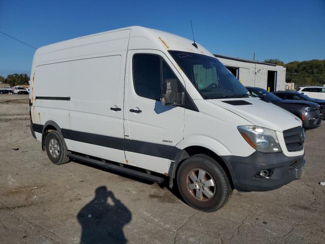 WD3PE7DC8E5882150 - 2014 MERCEDES-BENZ SPRINTER 2500 WHITE photo 4