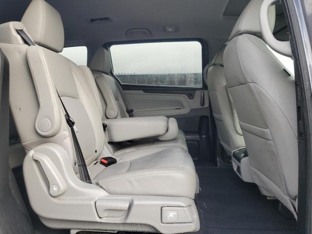 5FNRL6H7XJB037806 - 2018 HONDA ODYSSEY EXL GRAY photo 11