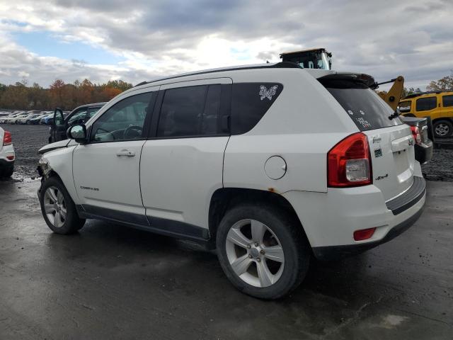 1J4NF1FB4BD149584 - 2011 JEEP COMPASS SPORT WHITE photo 2