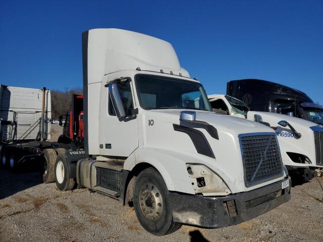 2017 VOLVO VN VNL, null