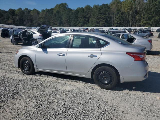 3N1AB7AP2JY305075 - 2018 NISSAN SENTRA S 银色 照片 2