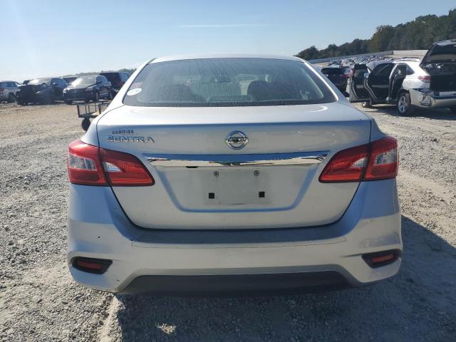 3N1AB7AP2JY305075 - 2018 NISSAN SENTRA S 银色 照片 6