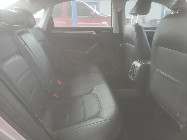 1VWBT7A34HC024598 - 2017 VOLKSWAGEN PASSAT SE SILVER photo 10