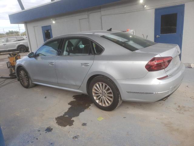 1VWBT7A34HC024598 - 2017 VOLKSWAGEN PASSAT SE SILVER photo 2
