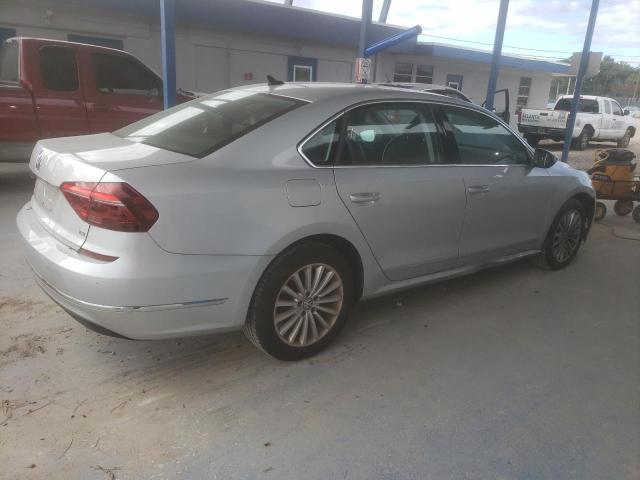 1VWBT7A34HC024598 - 2017 VOLKSWAGEN PASSAT SE SILVER photo 3