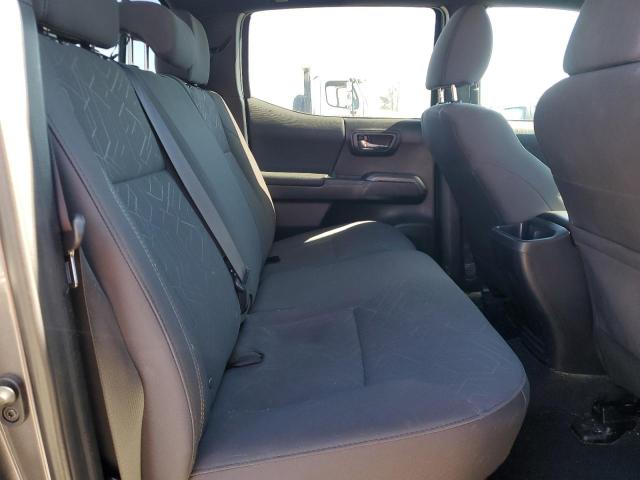 5TFCZ5AN5HX089447 - 2017 TOYOTA TACOMA DOUBLE CAB ნაცრისფერი ფოტო 10