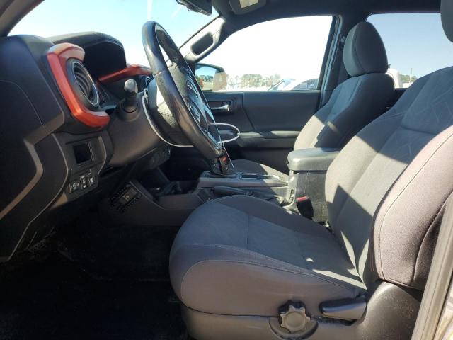 5TFCZ5AN5HX089447 - 2017 TOYOTA TACOMA DOUBLE CAB ნაცრისფერი ფოტო 7