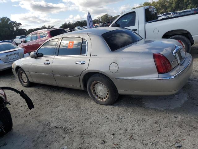 1LNHM81W62Y641775 - 2002 LINCOLN TOWN CAR EXECUTIVE Մոխրագույն լուսանկար 2