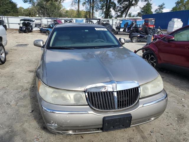 1LNHM81W62Y641775 - 2002 LINCOLN TOWN CAR EXECUTIVE Մոխրագույն լուսանկար 5