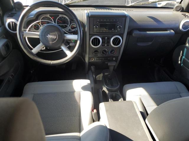 1J4GA591X8L643321 - 2008 JEEP WRANGLER U SAHARA BLACK photo 8