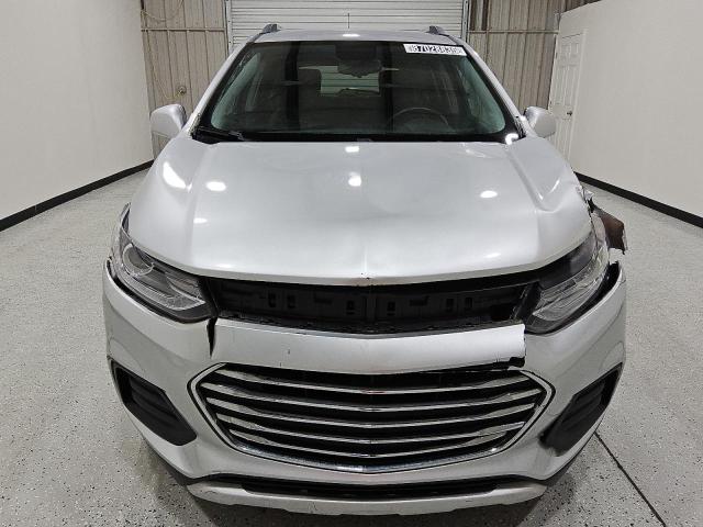 3GNCJLSB0KL223923 - 2019 CHEVROLET TRAX 1LT Silber Foto 5