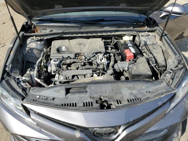 4T1B11HK5JU095906 - 2018 TOYOTA CAMRY L GRAY photo 11