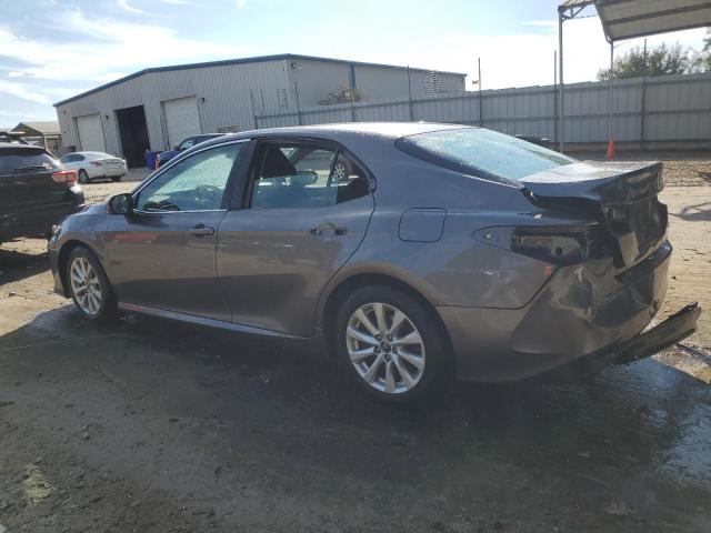 4T1B11HK5JU095906 - 2018 TOYOTA CAMRY L GRAY photo 2