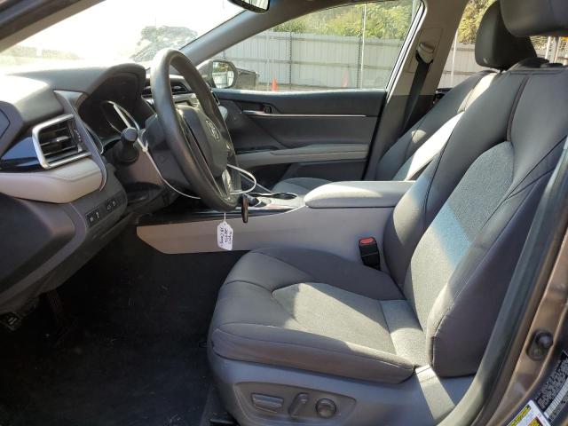 4T1B11HK5JU095906 - 2018 TOYOTA CAMRY L GRAY photo 7