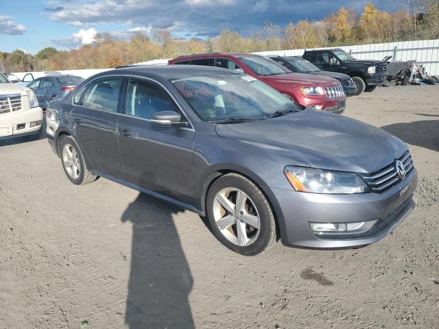 1VWAT7A35FC111659 - 2015 VOLKSWAGEN PASSAT S GRAY photo 4
