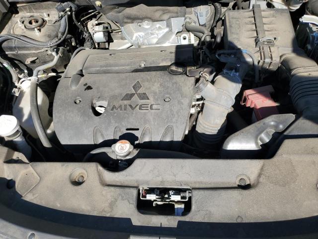 JA4APUAU2NU012606 - 2022 MITSUBISHI OUTLANDER ES Schwarz Foto 12