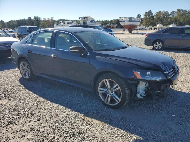 1VWBT7A35FC022453 - 2015 VOLKSWAGEN PASSAT SE BLUE photo 4