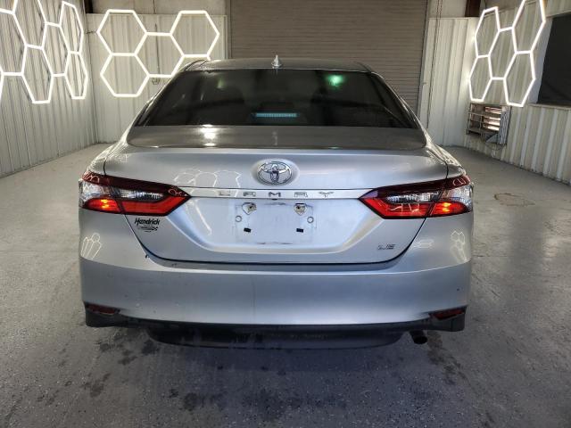 4T1R11AKXPU182184 - 2023 TOYOTA CAMRY LE SILVER photo 6